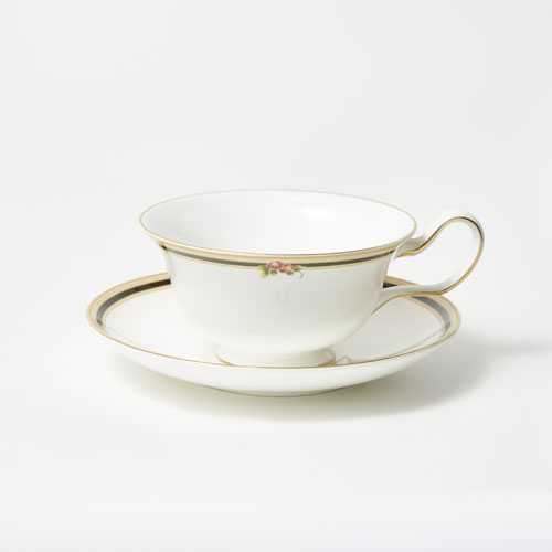 Ｃ＆Ｓ　”ＷＥＤＧＷＯＯＤ”ＢｌａｃｋラインＸ小花