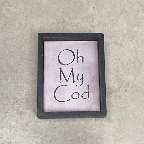フォトフレーム　黒ウッドｘ英字　”Ｏｈ　Ｍｙ　Ｃｏｄ”