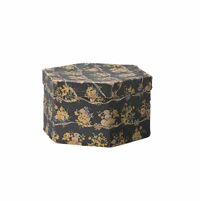 帽子BOX 六角形 黒x花柄 ｲｴﾛｰ系　ギフトボックス　ボックス