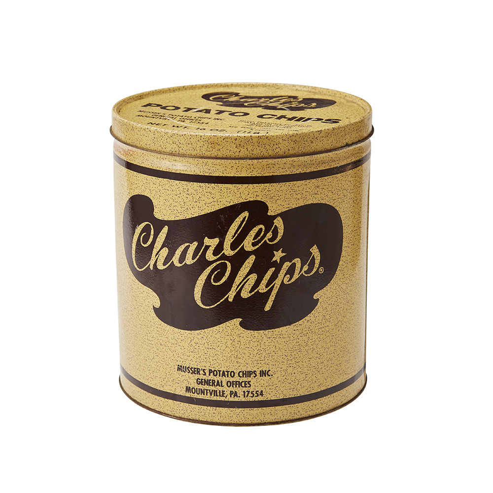 缶　クリームｘブラウン　Ｌ　”Ｃｈａｒｌｅｓ　Ｃｈｉｐｓ”