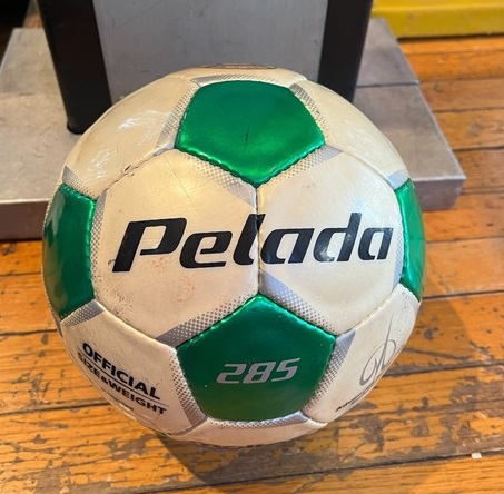 サッカーボール　ホワイト×グリーン　”Pelada”285”