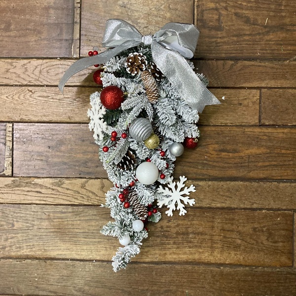 クリスマスモール　シルバーリボンｘレッドオーナメント