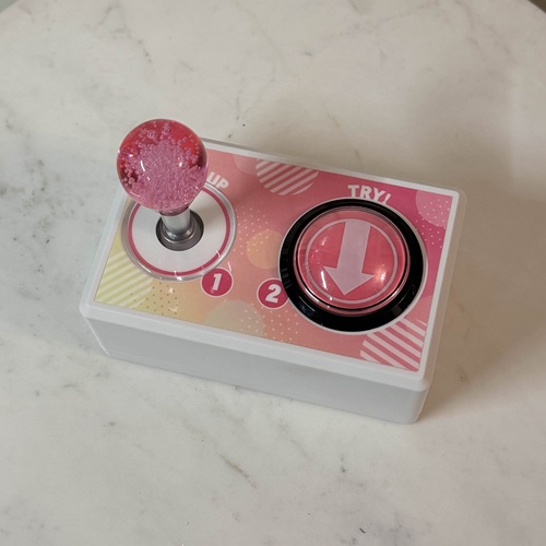 ゲームコントローラー　ピンク　ハンドルｘＴＲＹボタん