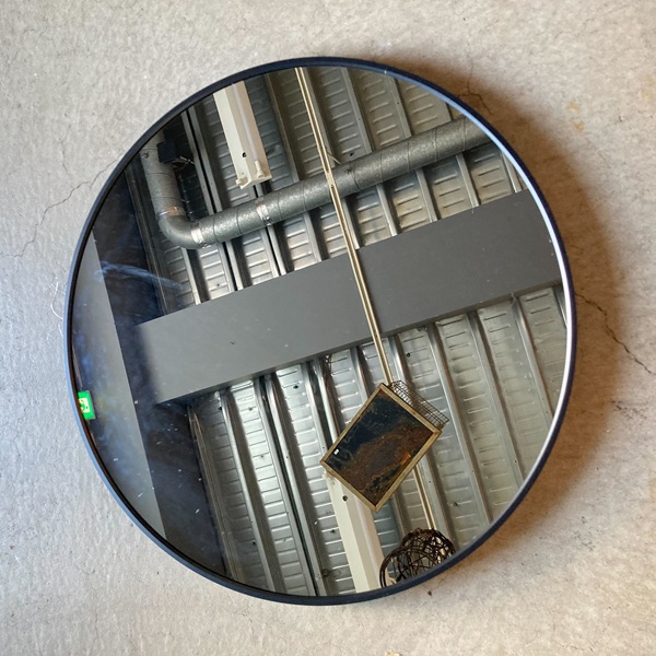 ラウンドミラー　ブラックフレーム