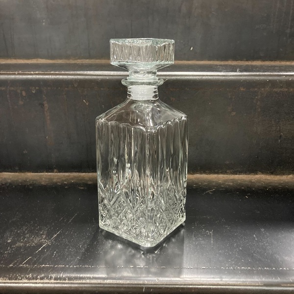 ウイスキーボトル　クリアガラス