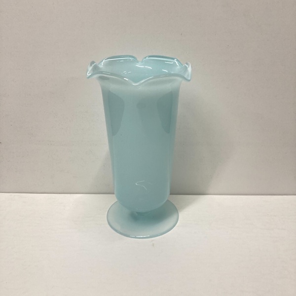 花器　ライトブルー　フリルｘ脚付