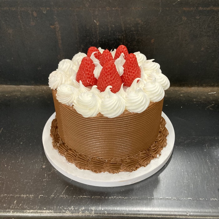 デコレーションケーキ　チョコ×ホワイトホイップ　プレート付